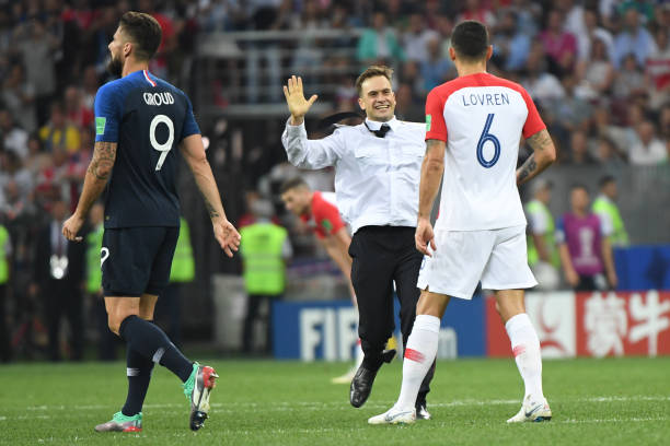 表现不仅在 表现不仅在